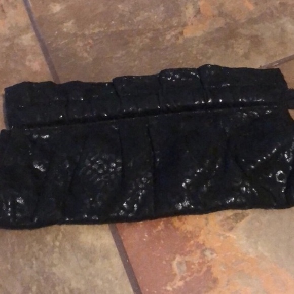 ⭐️ Black on Black Leopard Clutch - Picture 1 of 5